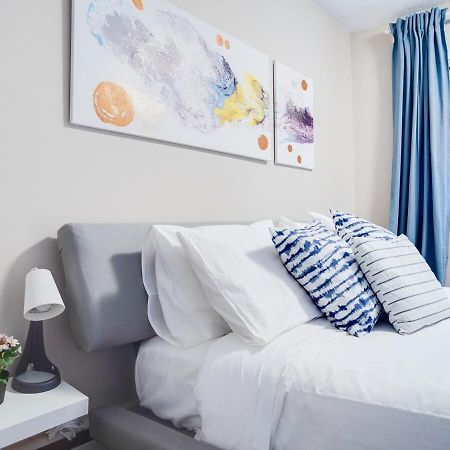Gorgeous 2Br Condo W Parking Patio Coffee! YYC 외부 사진