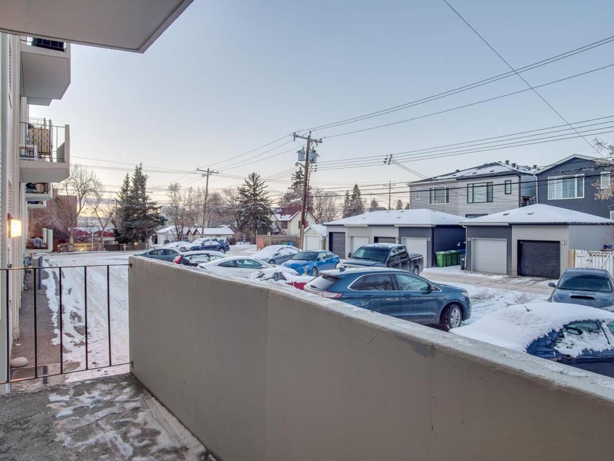 Gorgeous 2Br Condo W Parking Patio Coffee! YYC 외부 사진